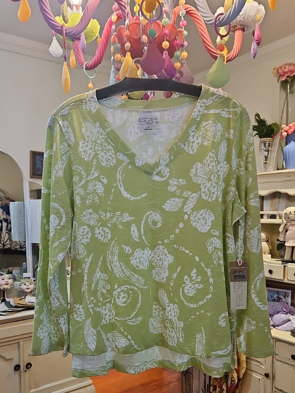 Escape Women's Light Green Floral V-Neck Long Sleeve Top